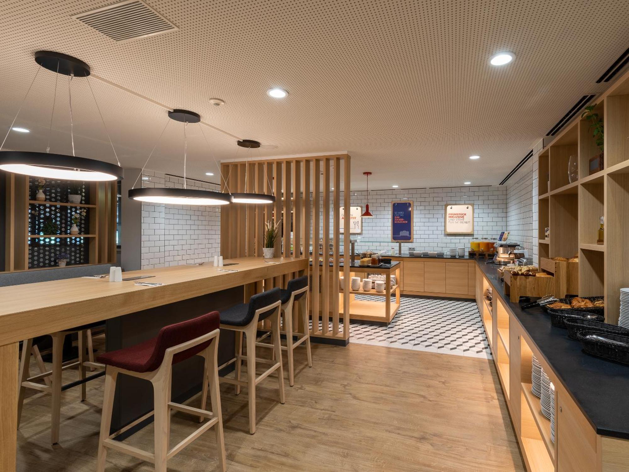 Holiday Inn Express - Hamburg South A7-As42 By Ihg 에게슈토르프 외부 사진